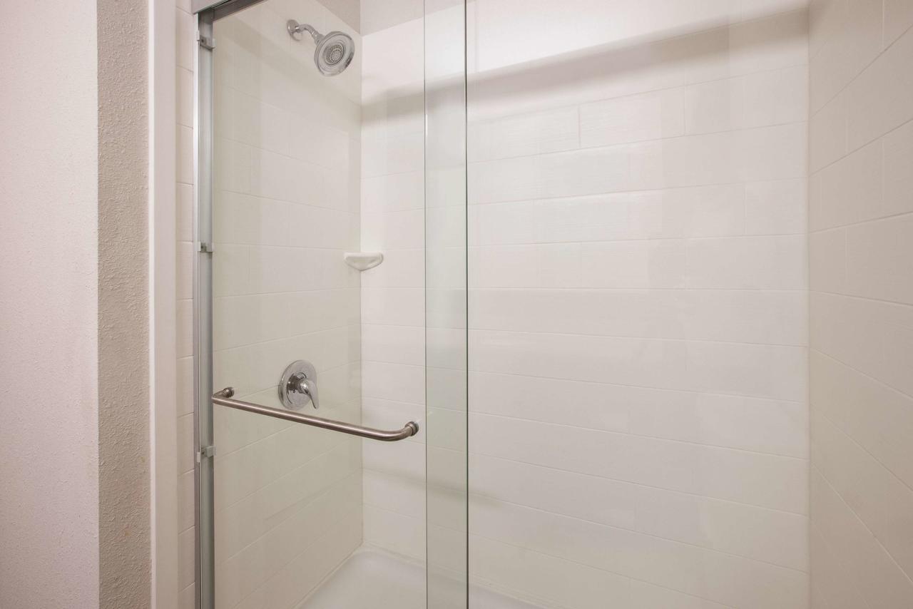 La Quinta By Wyndham Erie - thumb 13