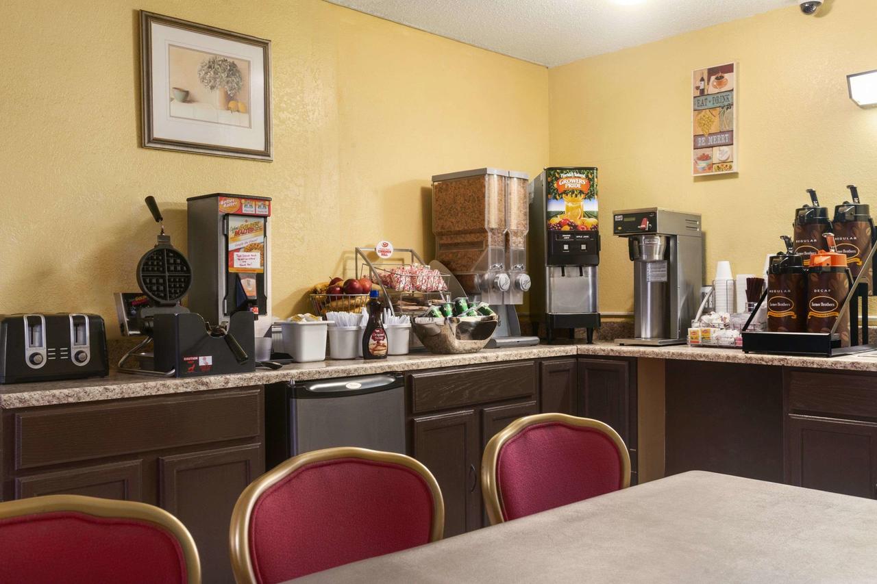 Super 8 By Wyndham Brookville - thumb 24