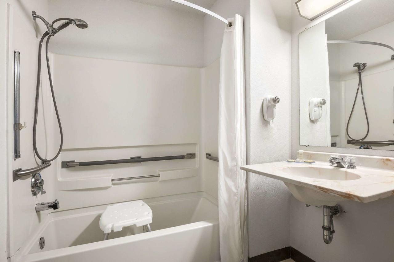 Super 8 By Wyndham Brookville - thumb 29