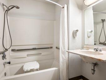 Super 8 By Wyndham Brookville - thumb 10