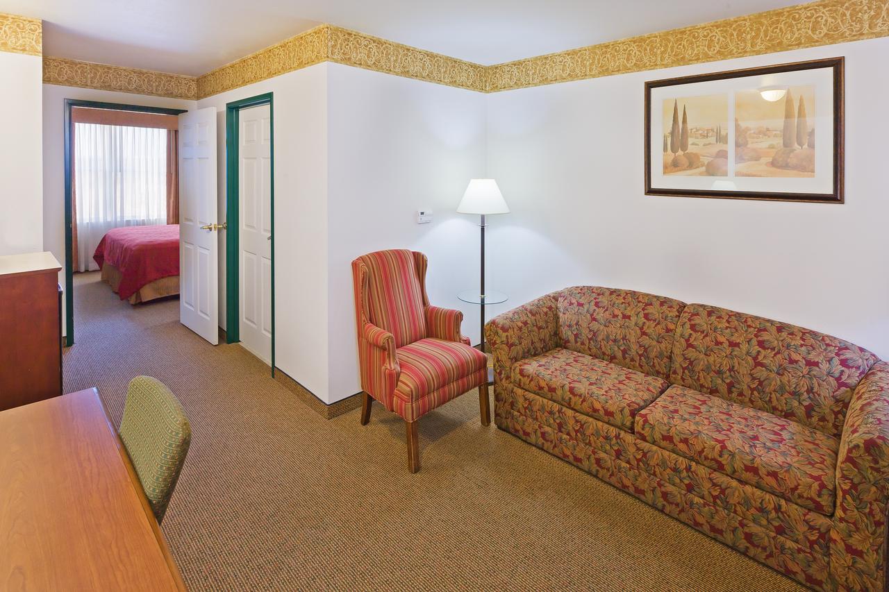 Country Inn & Suites By Radisson, Chambersburg, PA - thumb 25