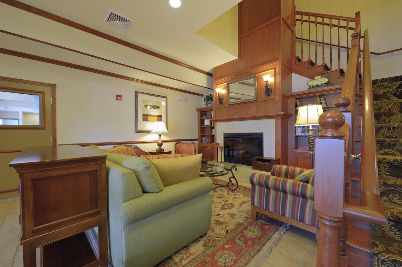 Country Inn & Suites By Radisson, Washington At Meadowlands, PA - thumb 12