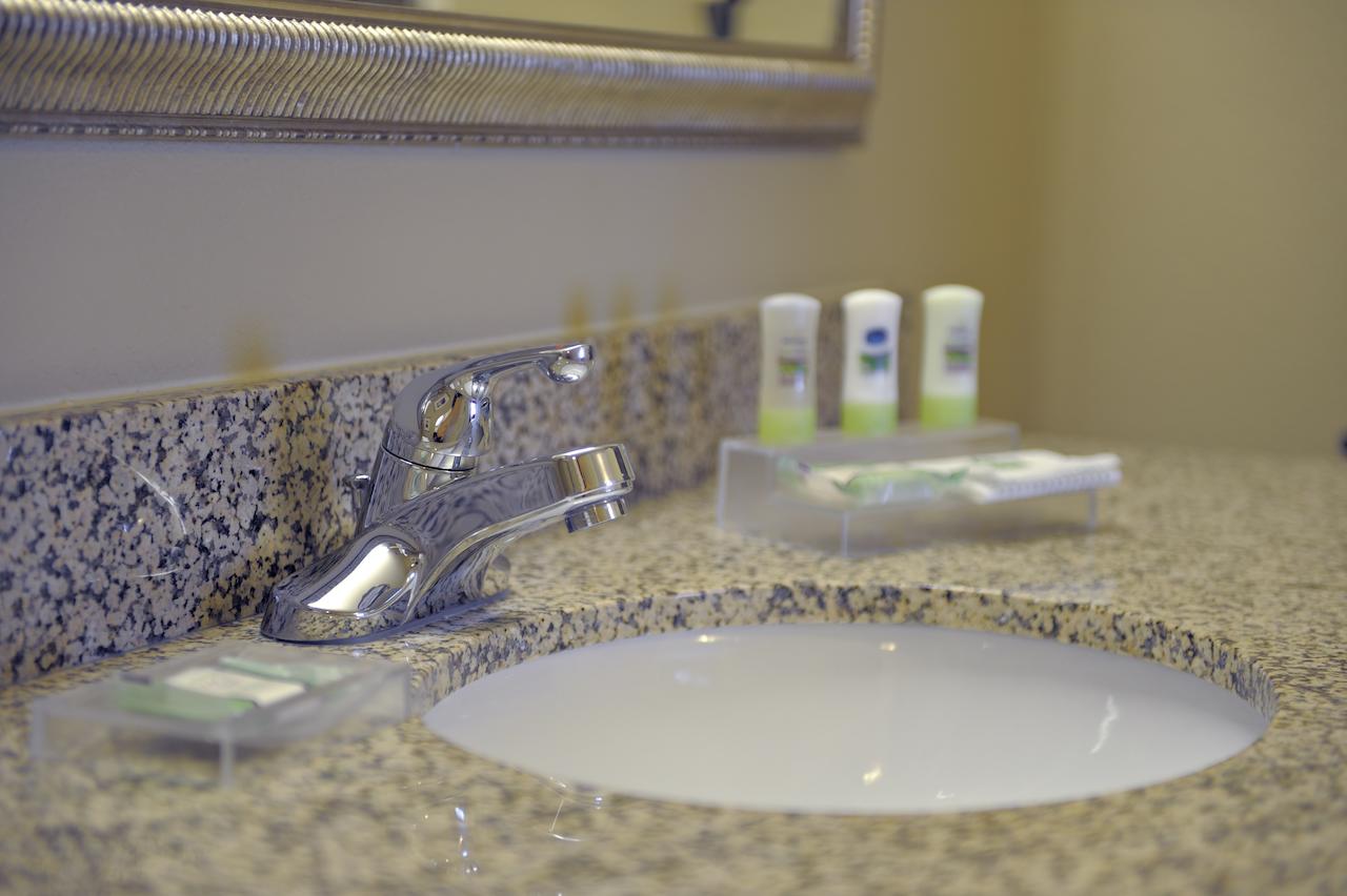 Country Inn & Suites By Radisson, Washington At Meadowlands, PA - thumb 10