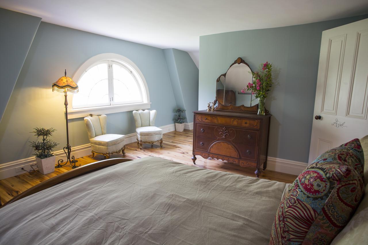 The Hollinger House - thumb 18