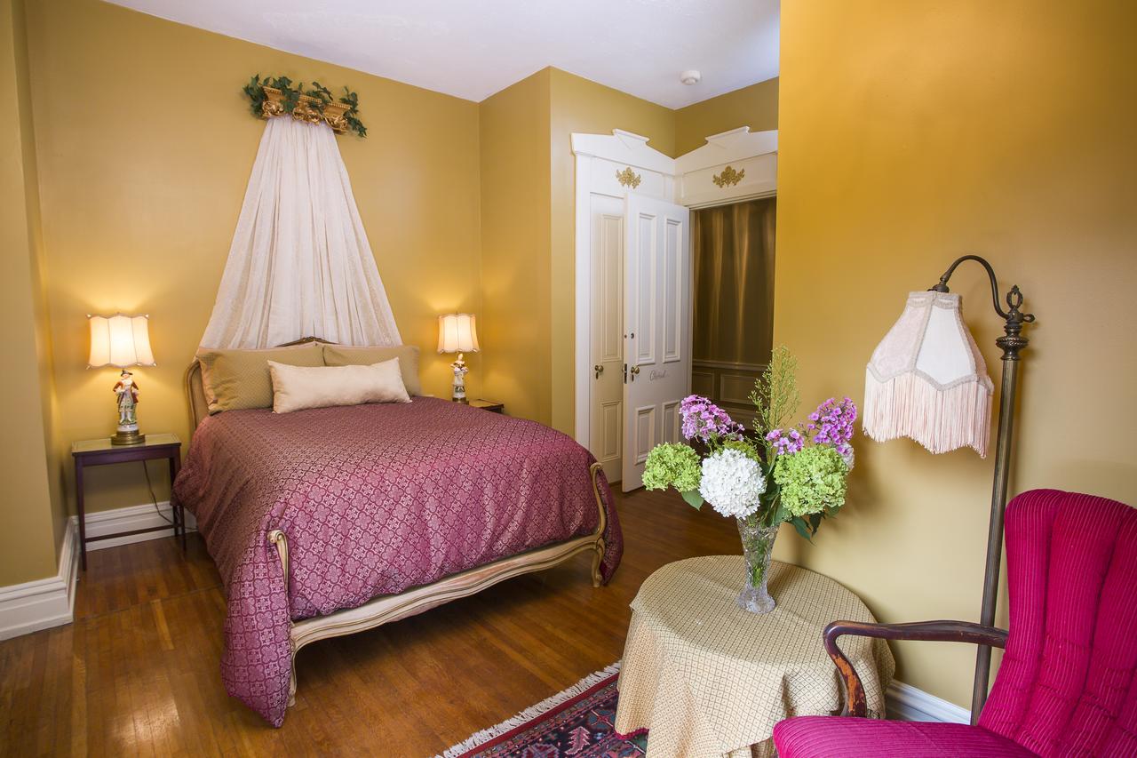 The Hollinger House - thumb 17