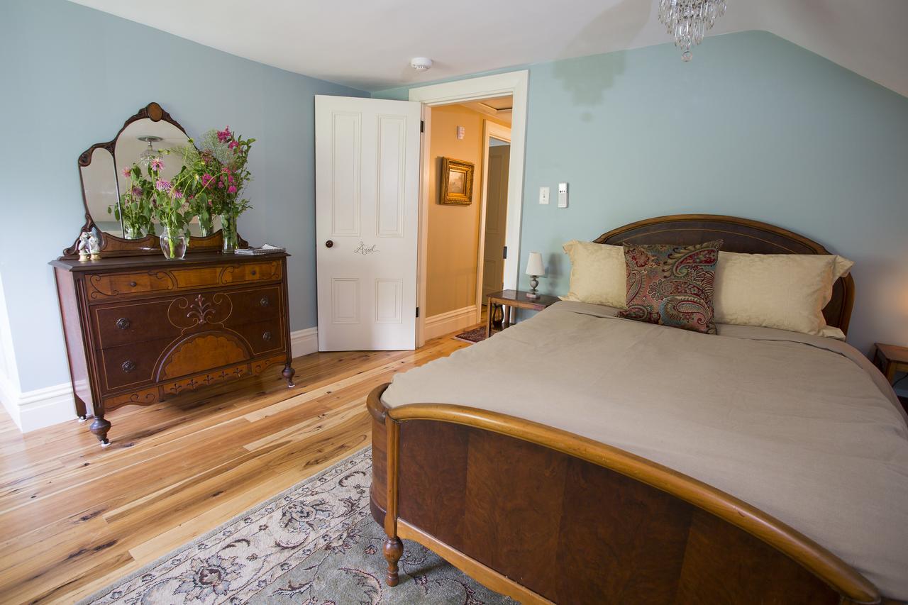 The Hollinger House - thumb 19