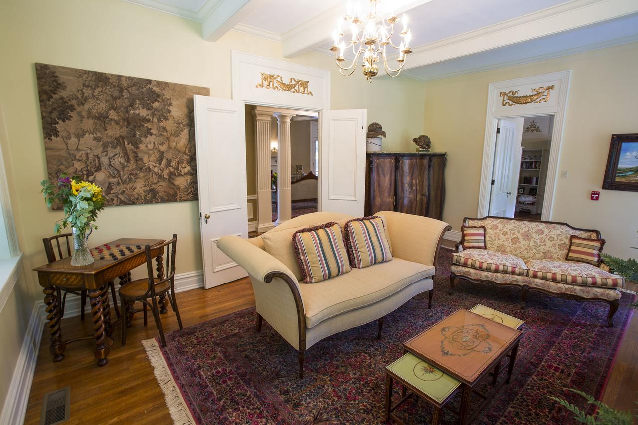 The Hollinger House - thumb 40