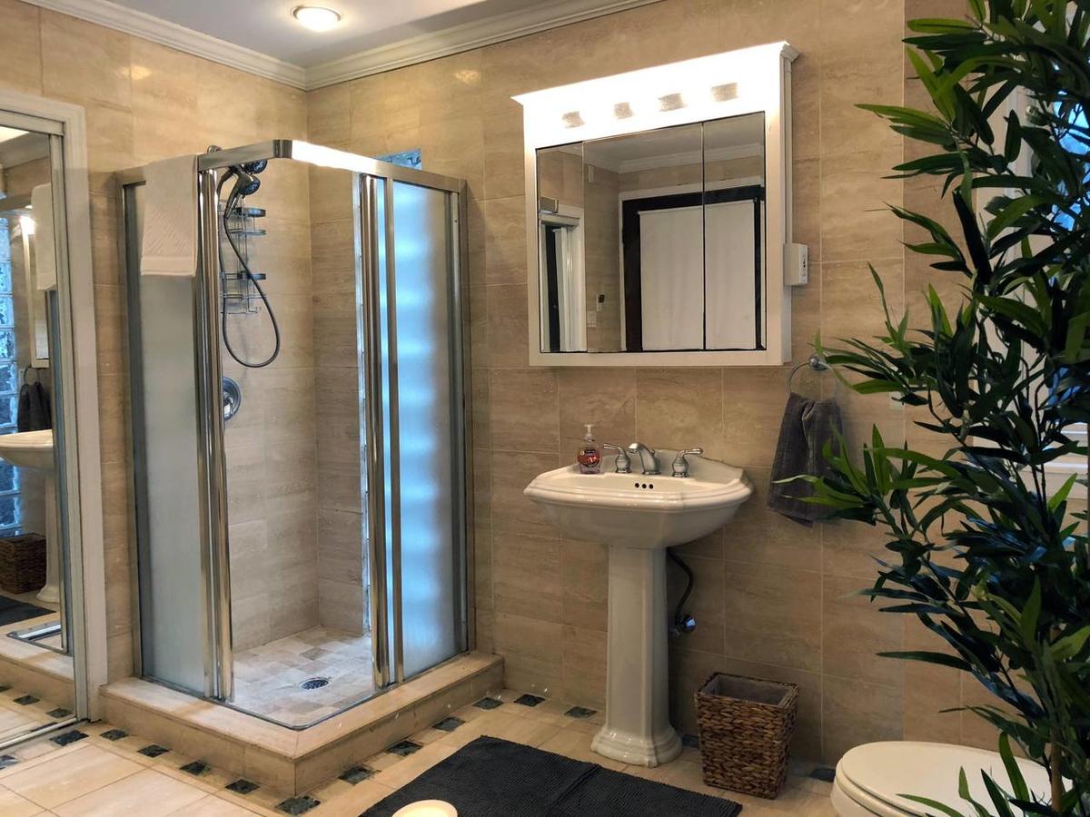 Midtown Village Townhouse (Center City) - thumb 9