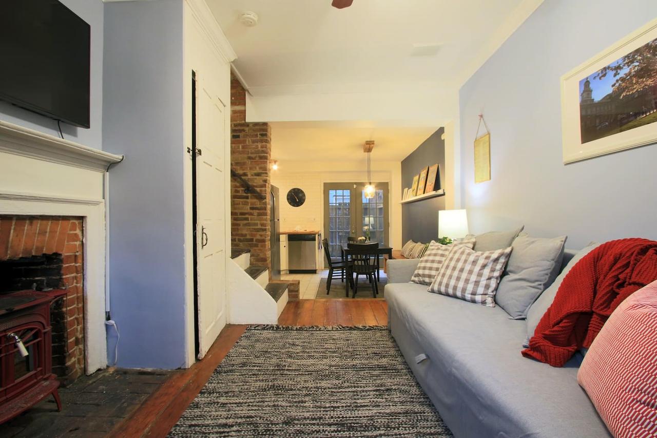 Midtown Village Townhouse (Center City) - thumb 1