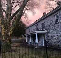 The Avenue Guesthouse and Gallery - USA Accommodation