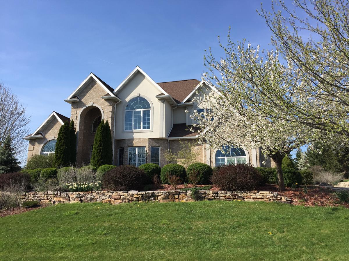 Beautiful Home- Prime Location, View Of Beaver Stadium - thumb 5