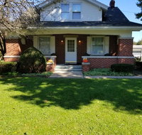 Lovely Home with Front Porch - Tourism Bookings