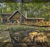 Poconos Secluded Vacation Home on Stream-Mins to Camelback - USA Accommodation