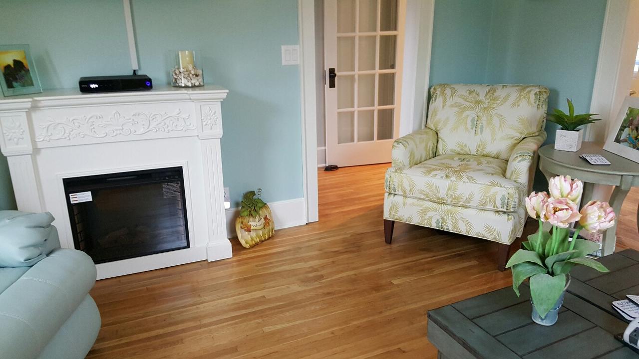 Blue And White Cottage - thumb 14