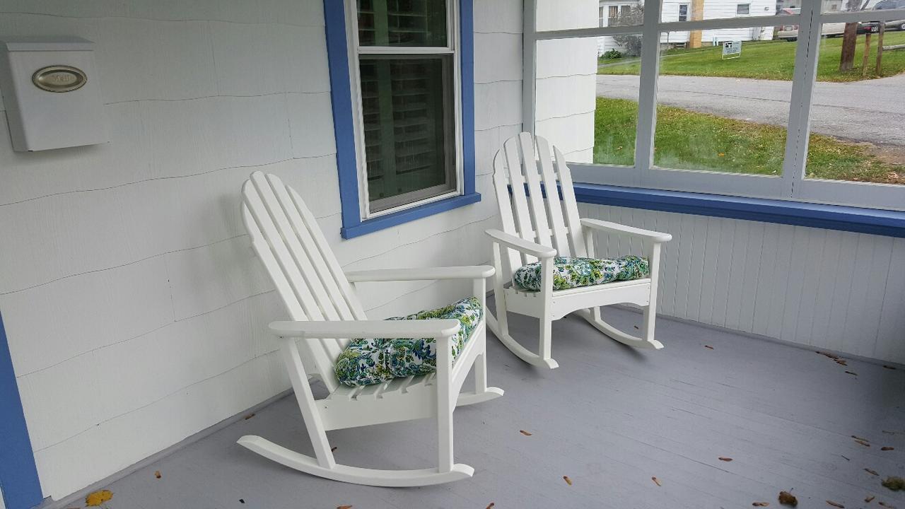 Blue And White Cottage - thumb 37
