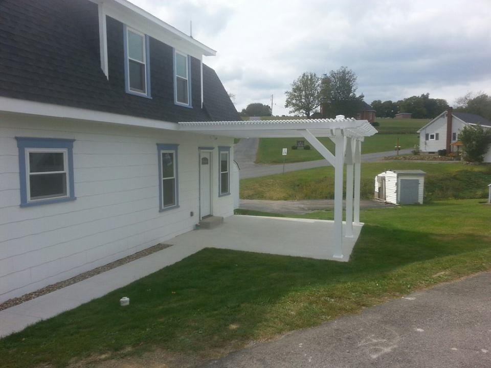 Blue And White Cottage - thumb 33
