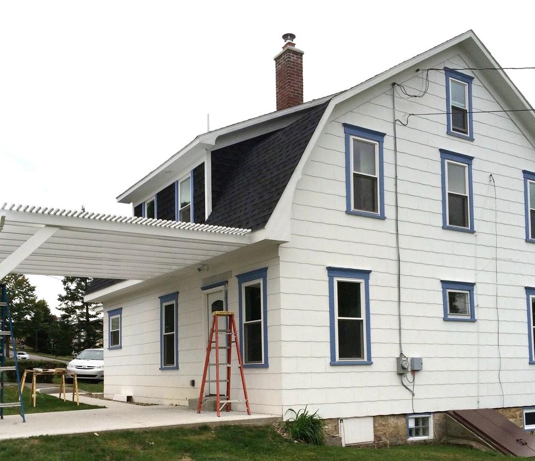 Blue And White Cottage - thumb 2
