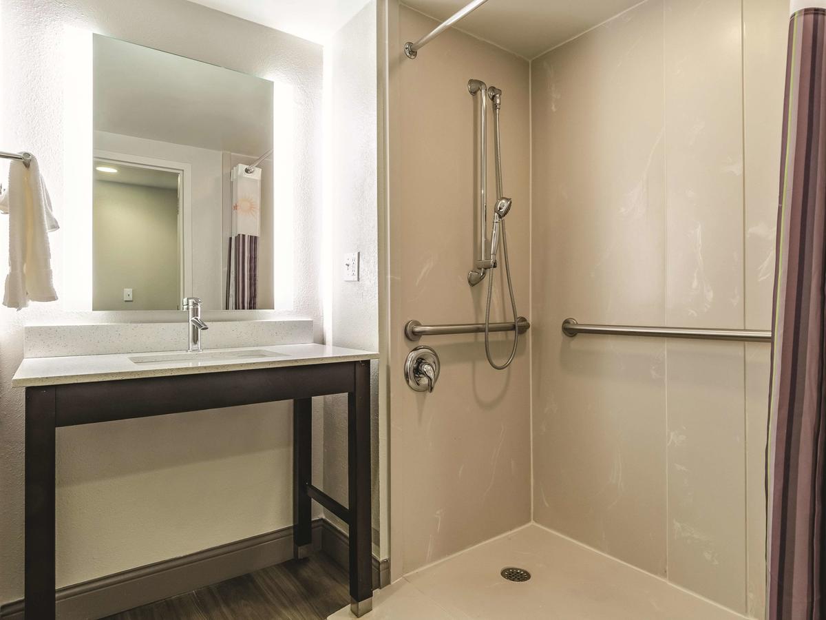 La Quinta By Wyndham Warwick Providence Airport - thumb 17