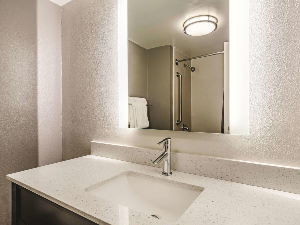 La Quinta By Wyndham Warwick Providence Airport - thumb 20