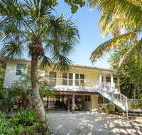 YELLOW FIN ON CARDIUM - Tourism Bookings