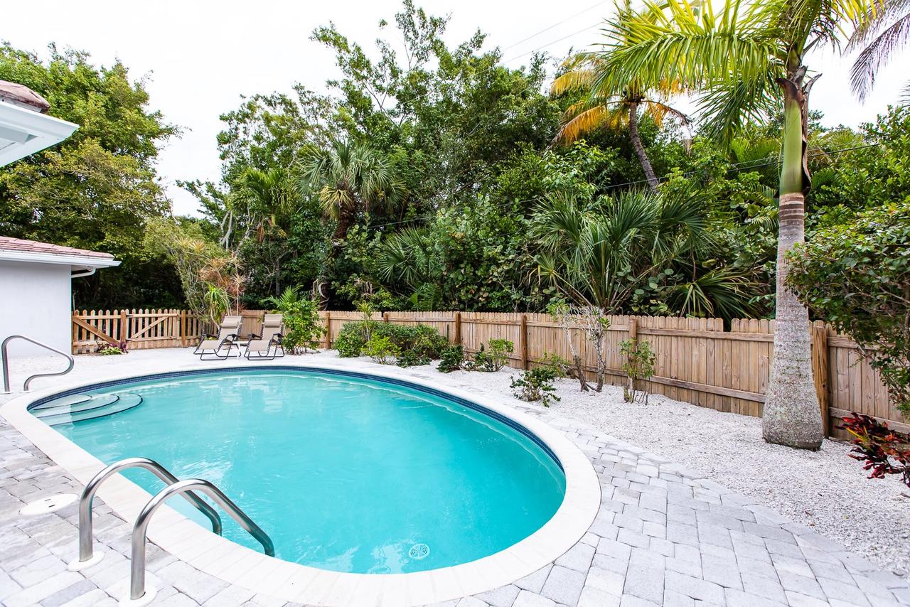 A CENTER OF PARADISE - thumb 21