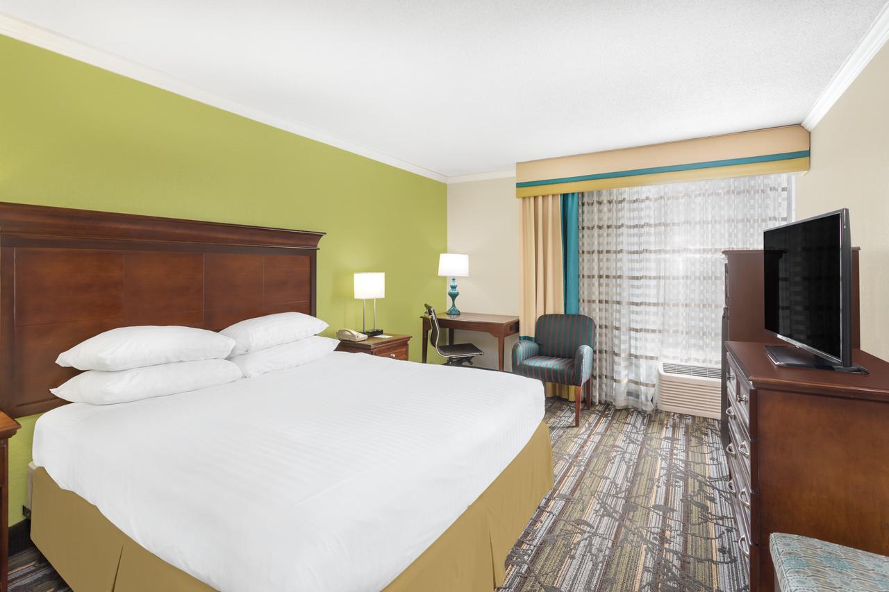 Wyndham Garden Summerville - thumb 7