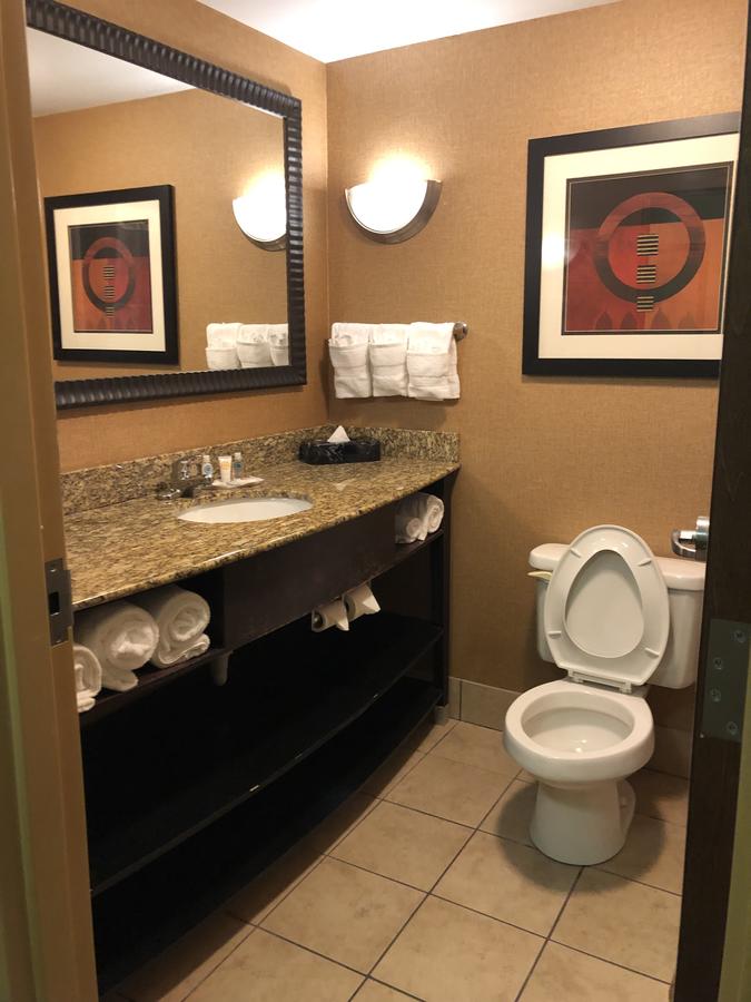 Comfort Suites At WestGate Mall - thumb 6