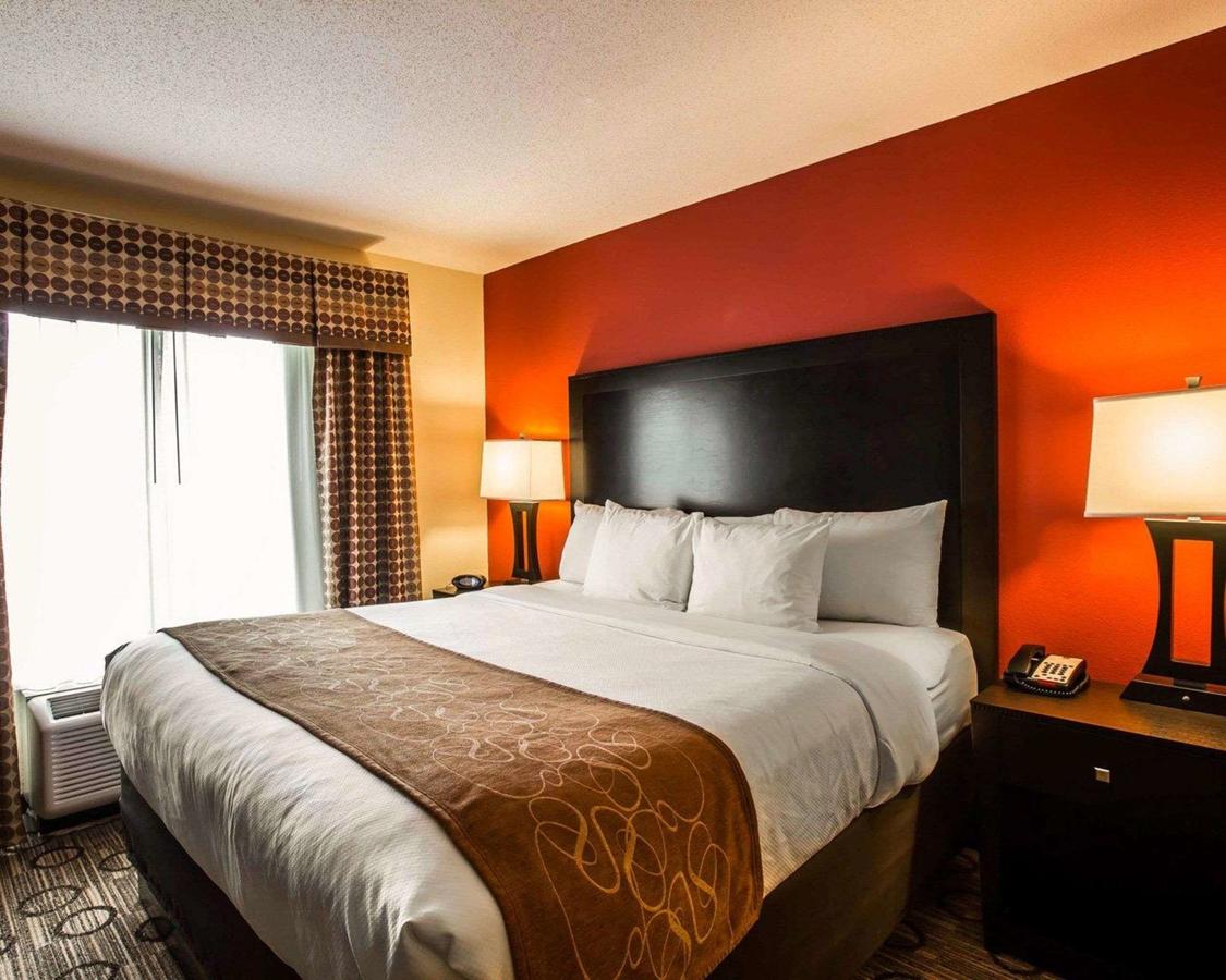 Comfort Suites At WestGate Mall - thumb 27