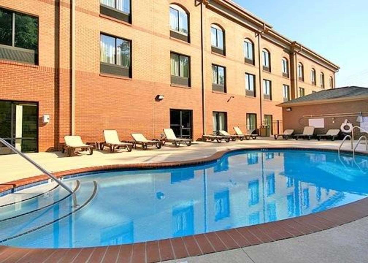 Comfort Suites At WestGate Mall - thumb 12