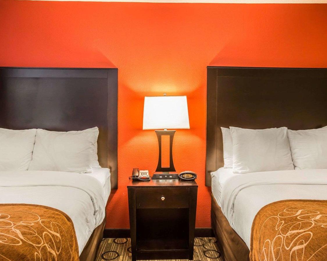 Comfort Suites At WestGate Mall - thumb 9