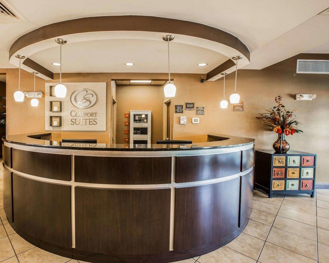 Comfort Suites At WestGate Mall - thumb 36