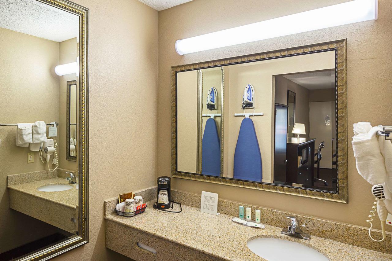 Quality Inn & Suites Greenville - Haywood Mall - thumb 9