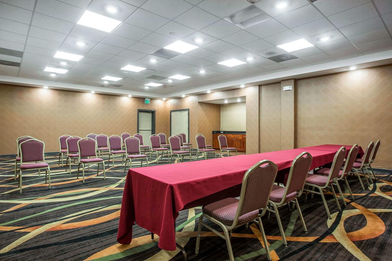 Clarion Hotel - thumb 13