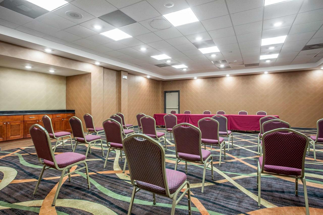 Clarion Hotel - thumb 23