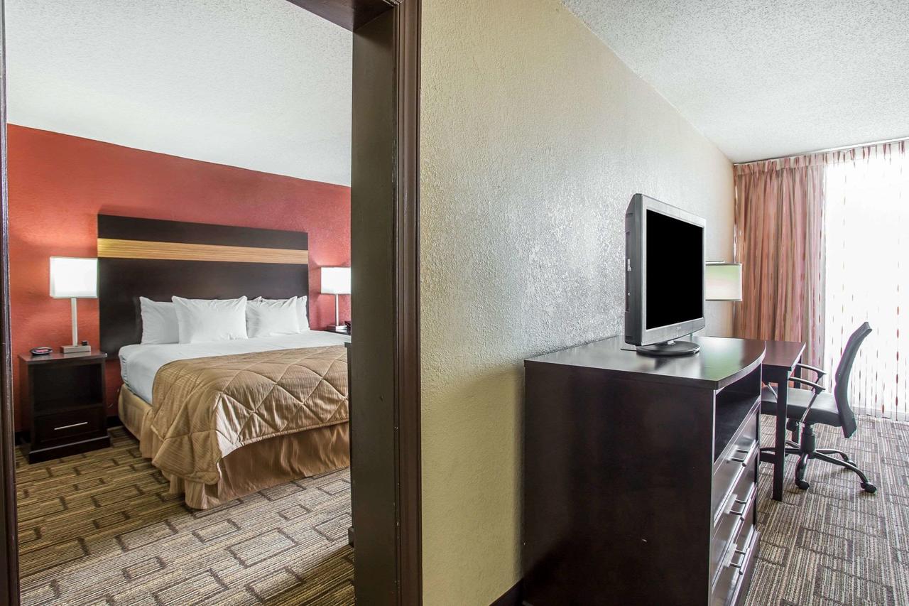 Clarion Hotel - thumb 10