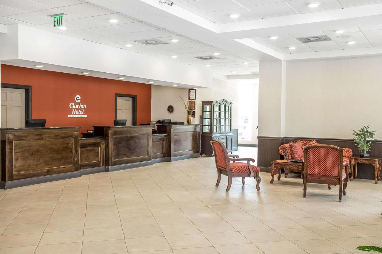 Clarion Hotel - thumb 12