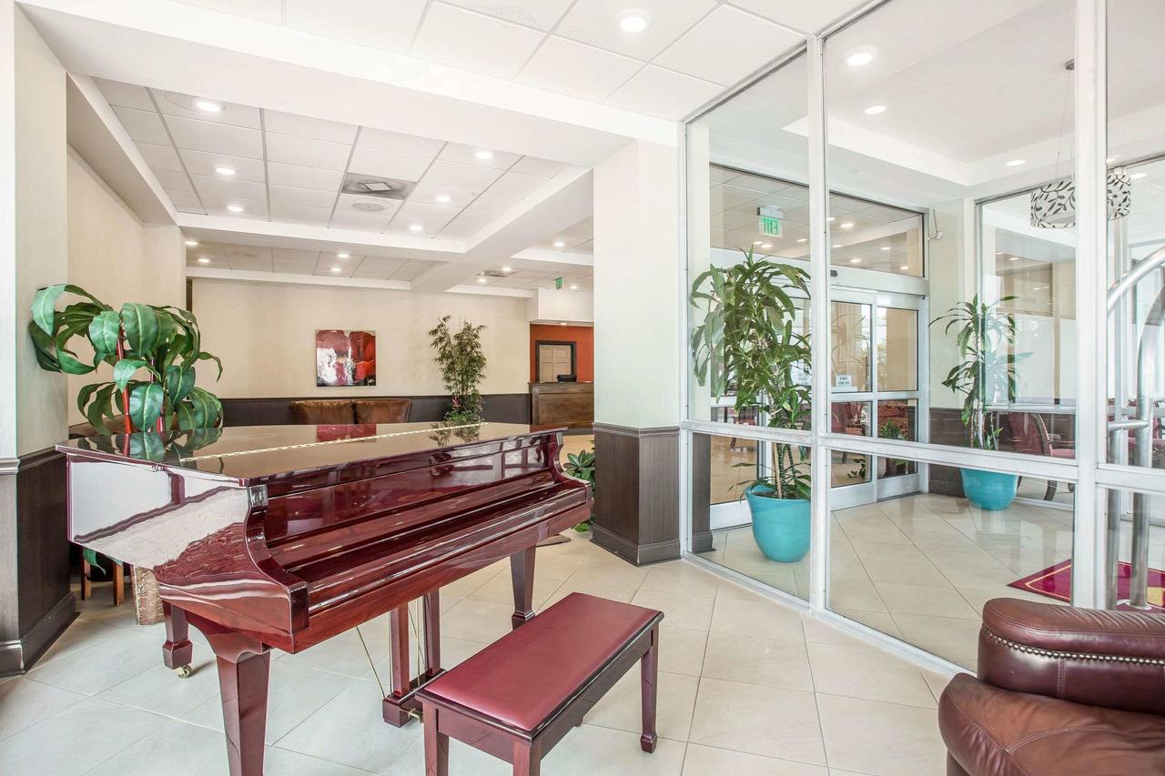 Clarion Hotel - thumb 26