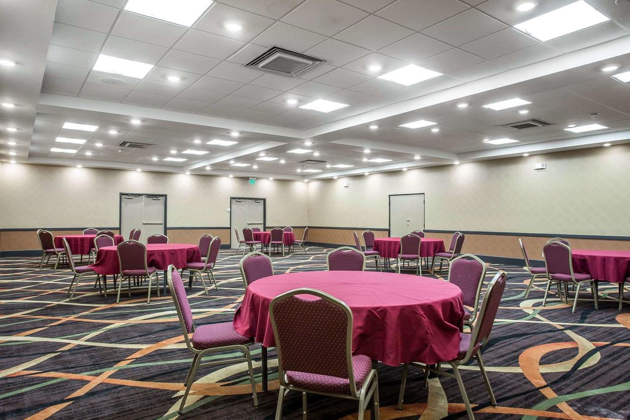 Clarion Hotel - thumb 6