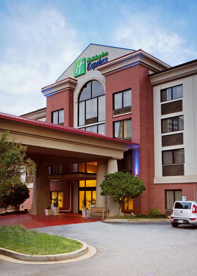 Holiday Inn Express Hotel & Suites Greenville-Downtown - thumb 20