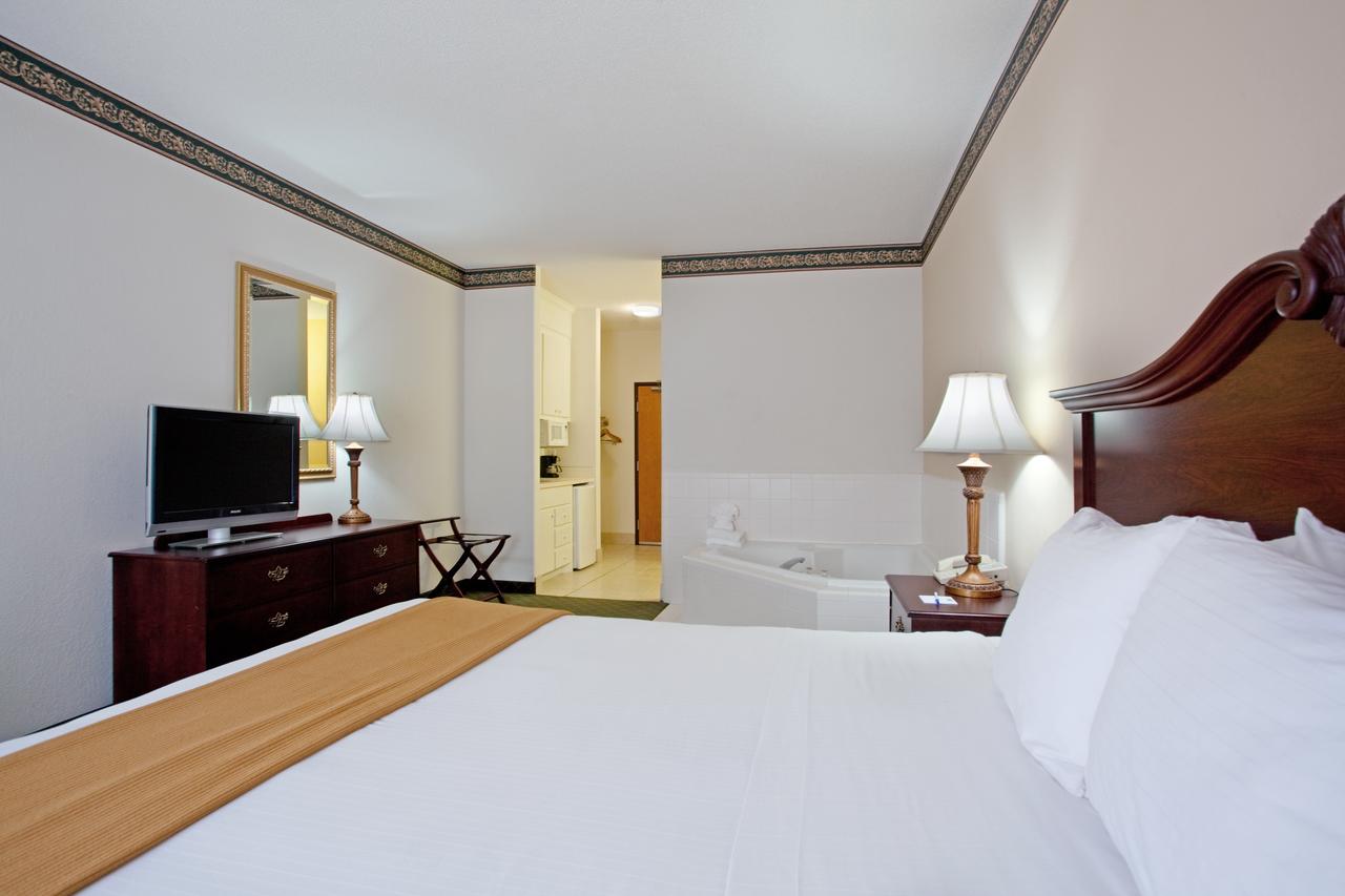 Moncks Corner Inn - thumb 16