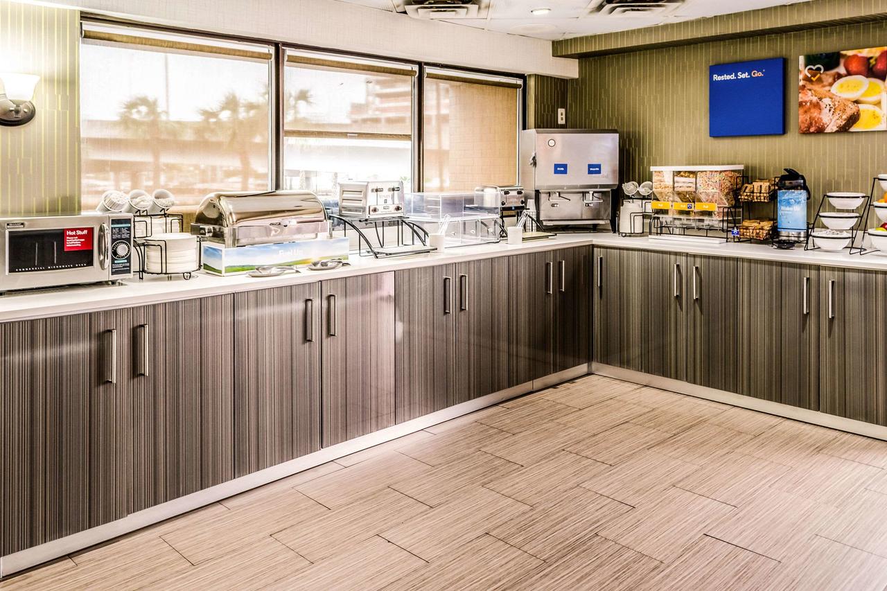 Comfort Inn Downtown Charleston - thumb 36