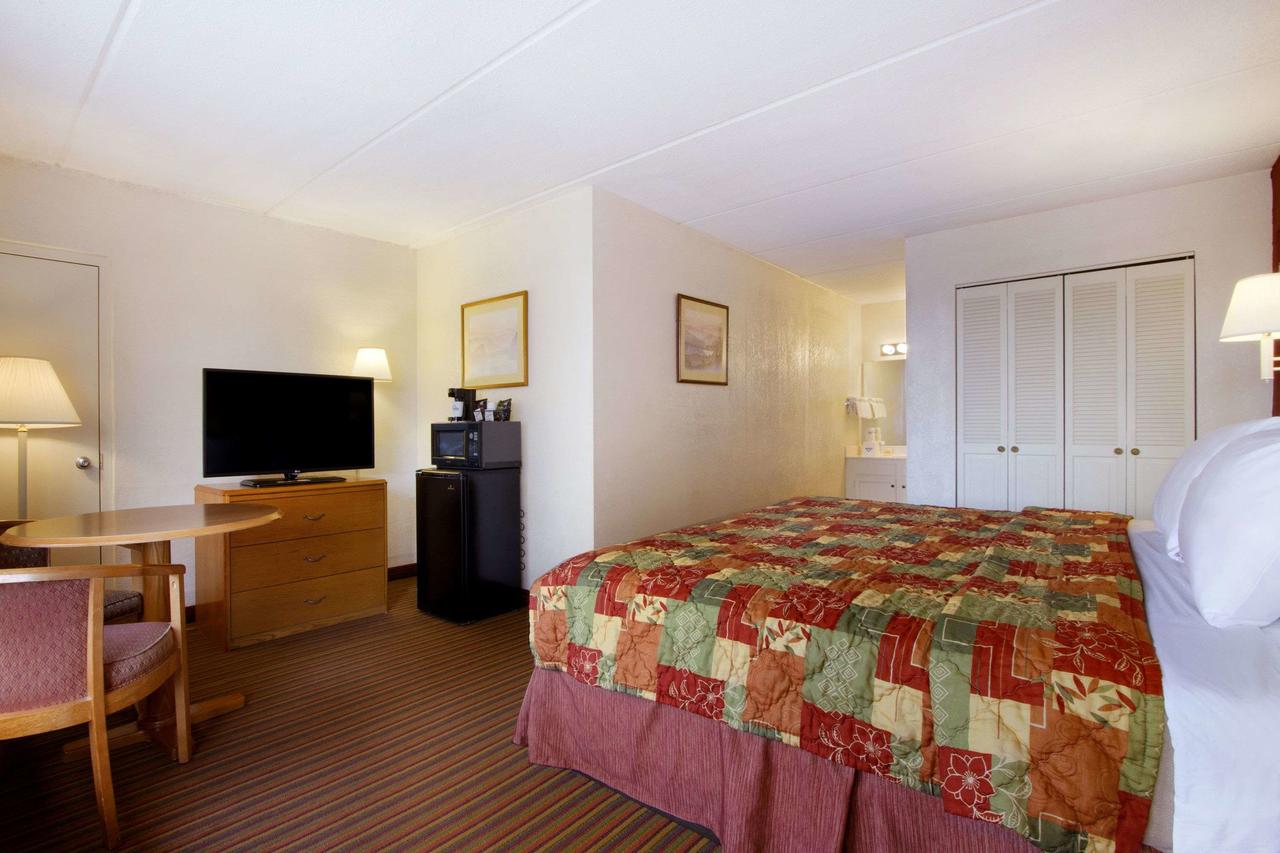 Days Inn By Wyndham Seneca - thumb 17