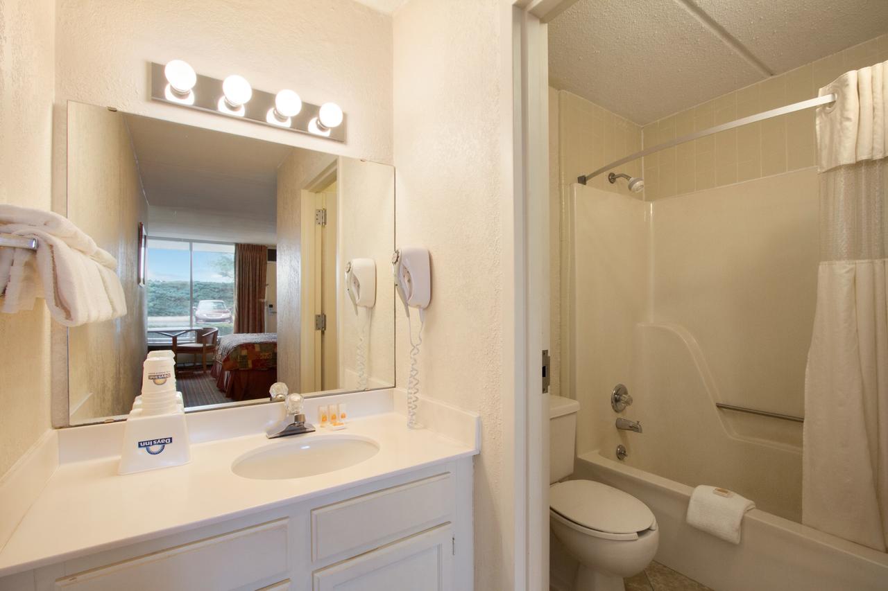 Days Inn By Wyndham Seneca - thumb 14