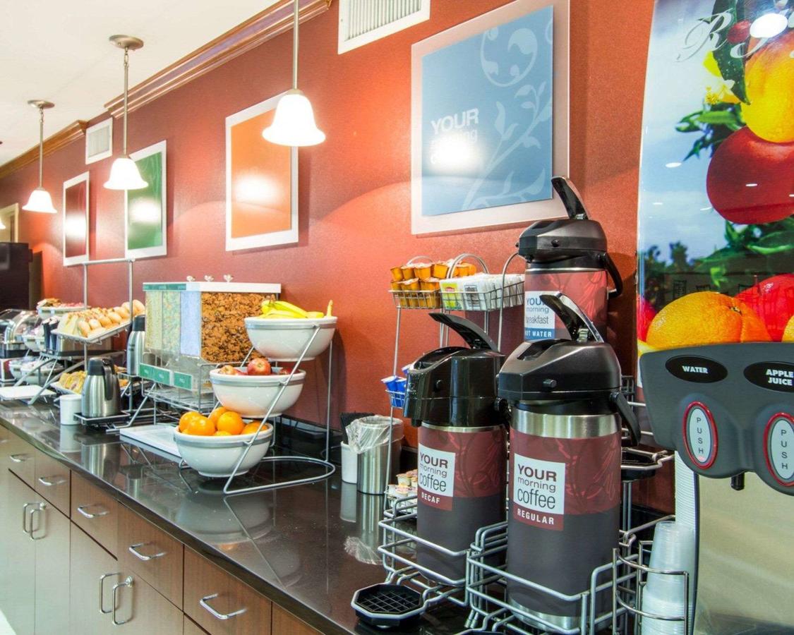 Comfort Inn & Suites Convention Center - thumb 17