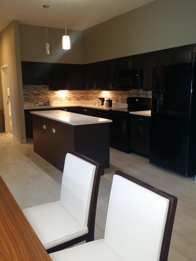 SOUTH BAY INN & SUITES - thumb 4