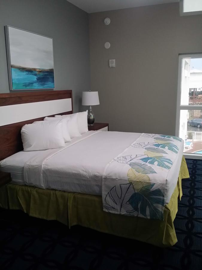 SOUTH BAY INN & SUITES - thumb 9