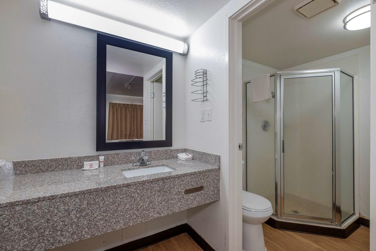 Red Roof Inn & Suites Spartanburg I-85 - thumb 34