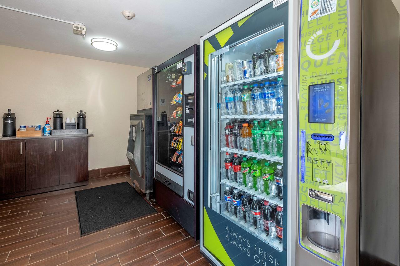 Red Roof Inn & Suites Spartanburg I-85 - thumb 4