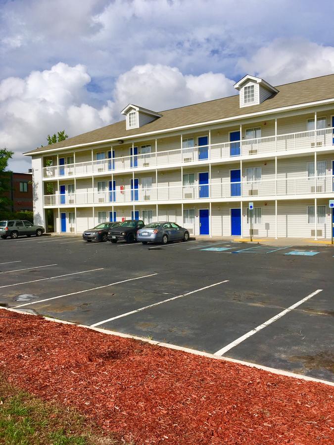 InTown Suites Extended Stay Charleston SC - Rivers Ave - thumb 2