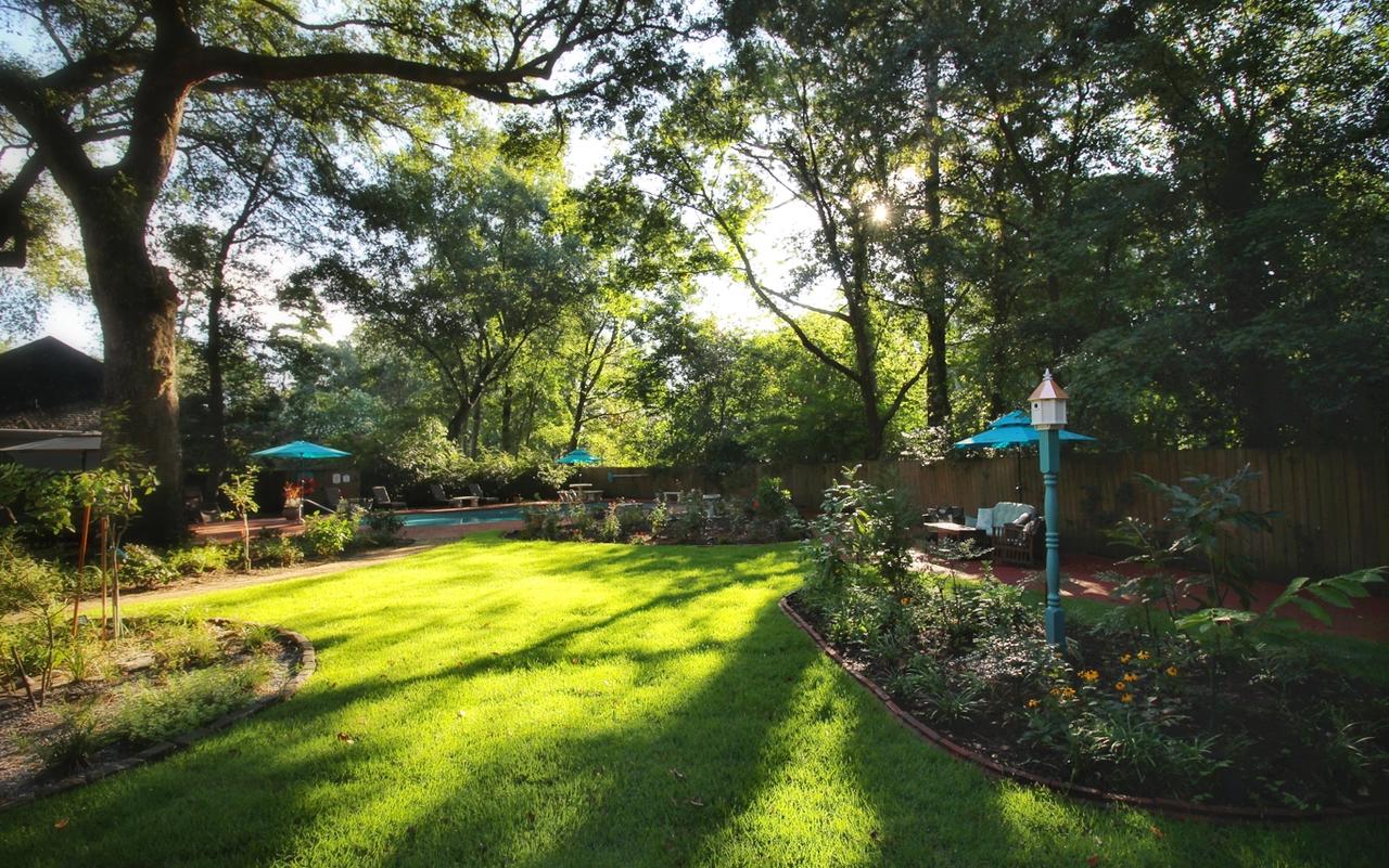 Tudor Oaks Inn - thumb 2